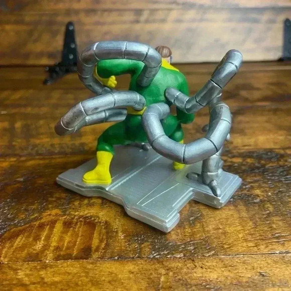 Disney Store Marvel Spider-Man Doctor Octopus PVC Cake Topper Figure With Base - Picture 4 of 8